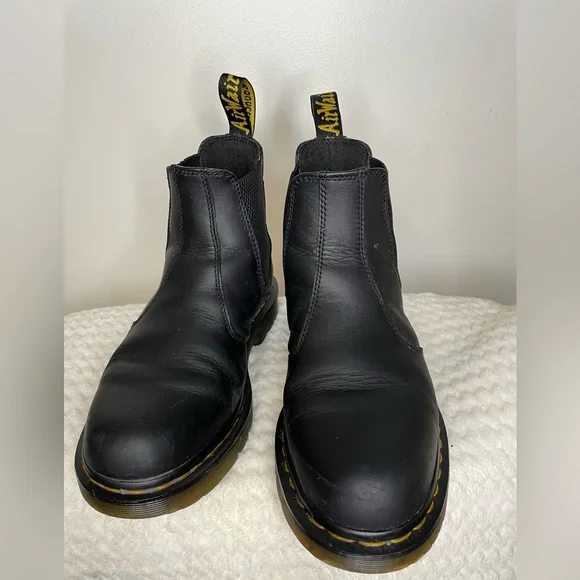 Dr. Martens Black Leather Chelsea Boots - Picture 1 of 8